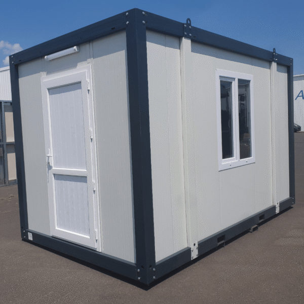 Módulo pré-fabricado de 10 m²