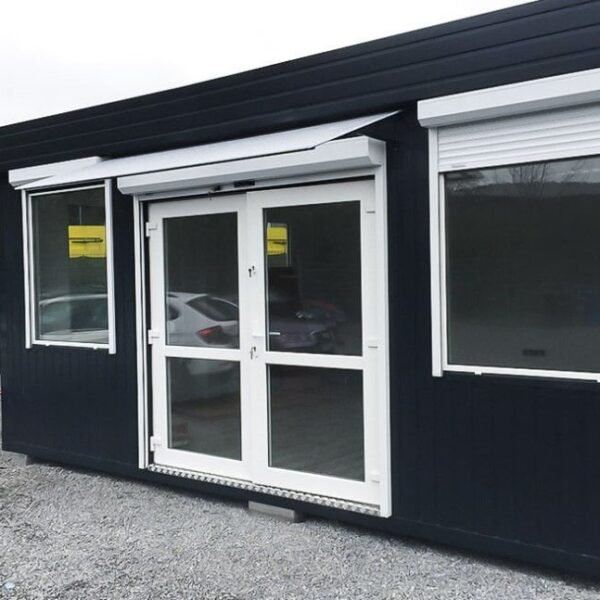 Contentor comercial de 29,4 m² – Espaço comercial modular e funcional